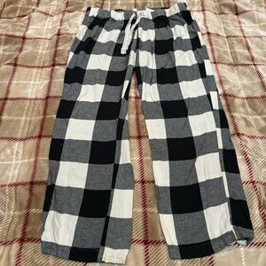 Old navy black and white flannel pajamas bottoms